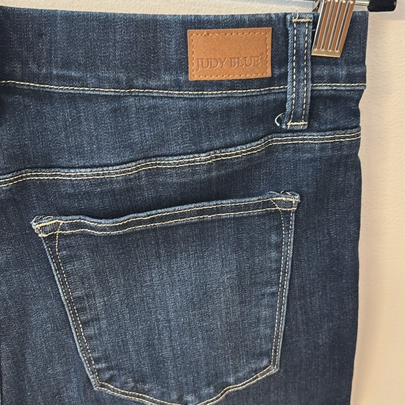 Judy Blue elastic pull on shorts - Picture 8 of 9